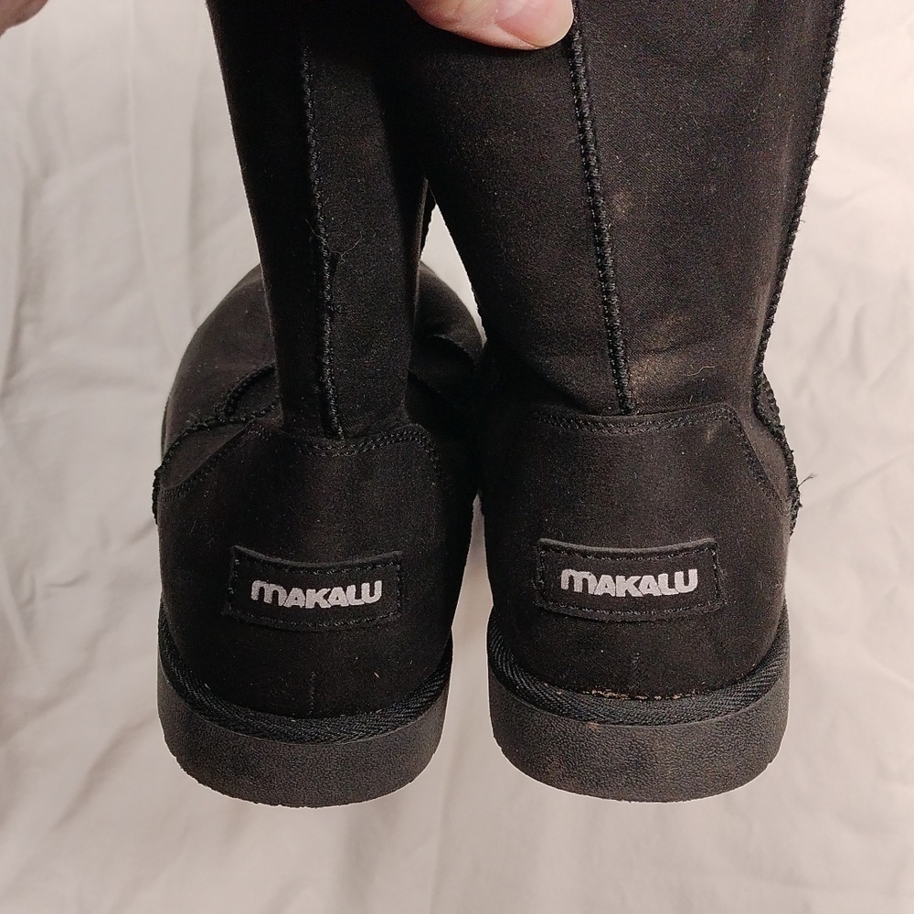 Makalu women's faux fur boots sized 9M